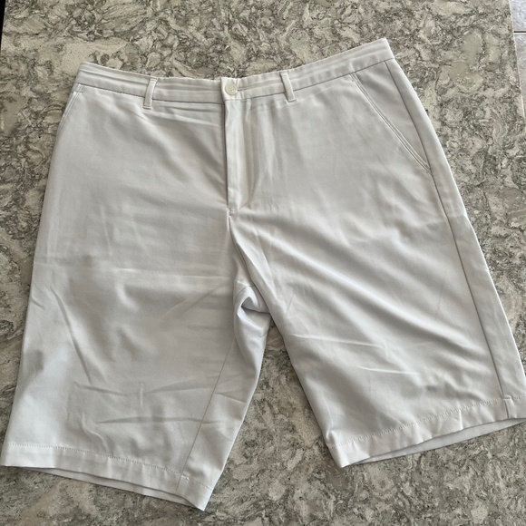 Hugo Boss Green Label Golf Short. White. Size Regular Fit 34 R - Picture 1 of 4